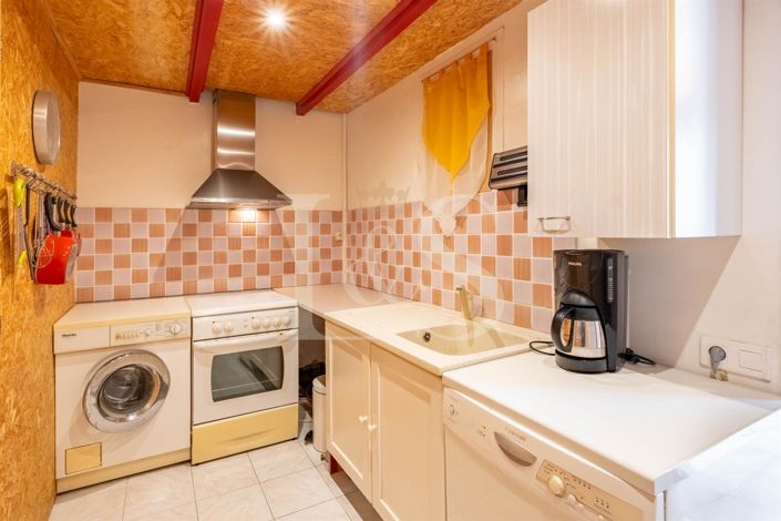 Image No.14-7 Bed House for sale