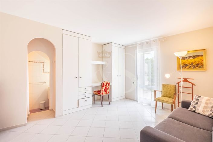 Image No.8-7 Bed House for sale