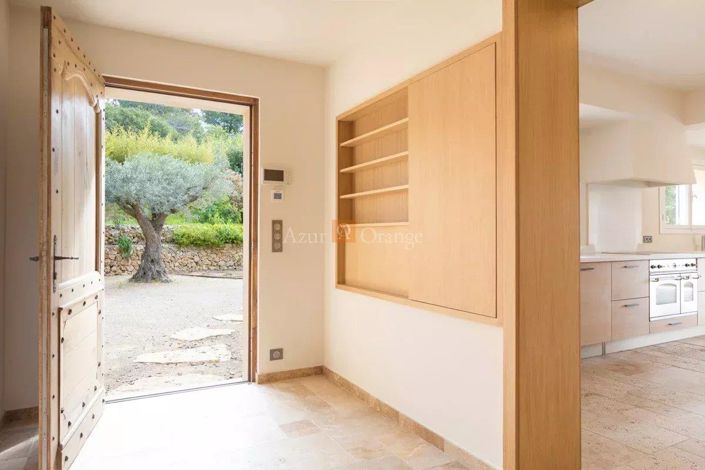 Image No.11-6 Bed House for sale