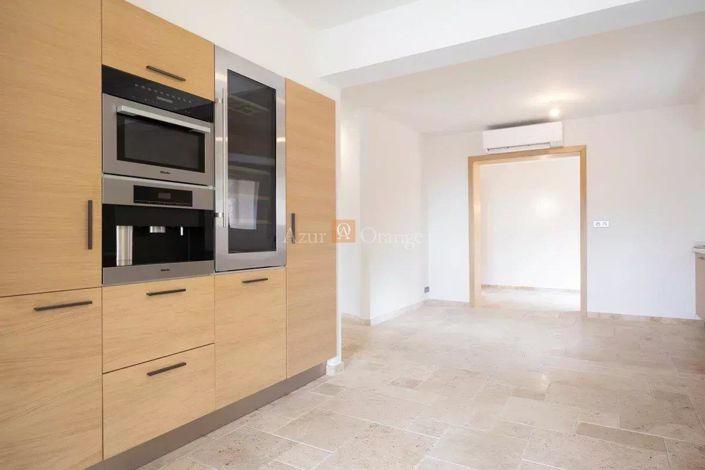 Image No.13-6 Bed House for sale