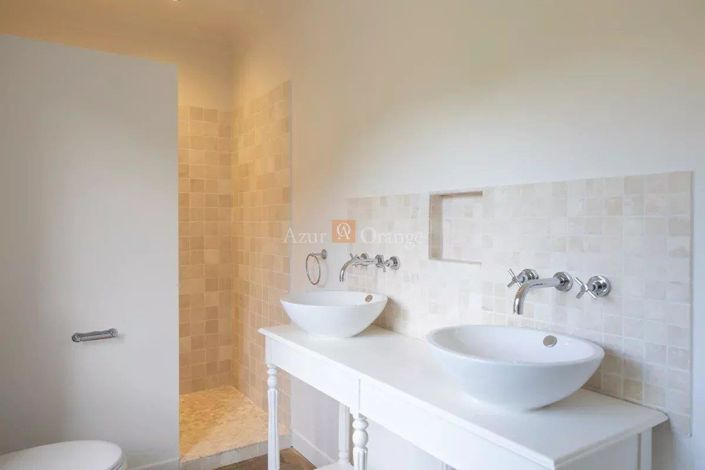 Image No.27-6 Bed House for sale