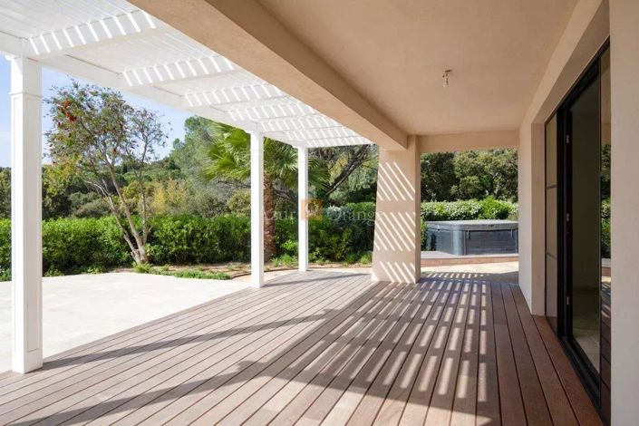 Image No.3-6 Bed House for sale