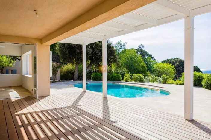 Image No.40-6 Bed House for sale