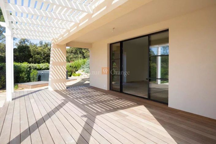 Image No.41-6 Bed House for sale