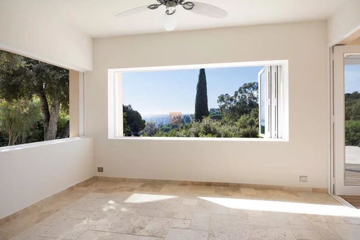 Image No.7-6 Bed House for sale