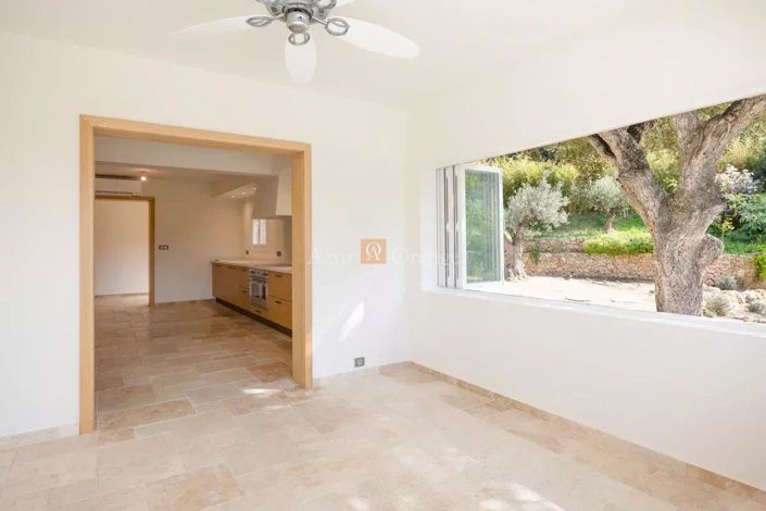 Image No.8-6 Bed House for sale