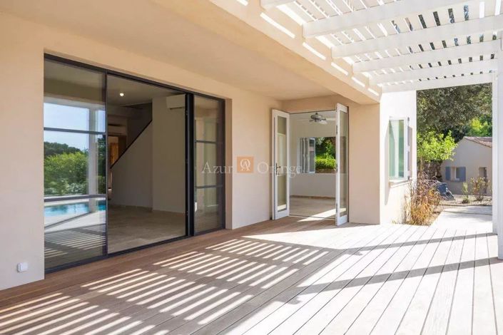 Image No.9-6 Bed House for sale