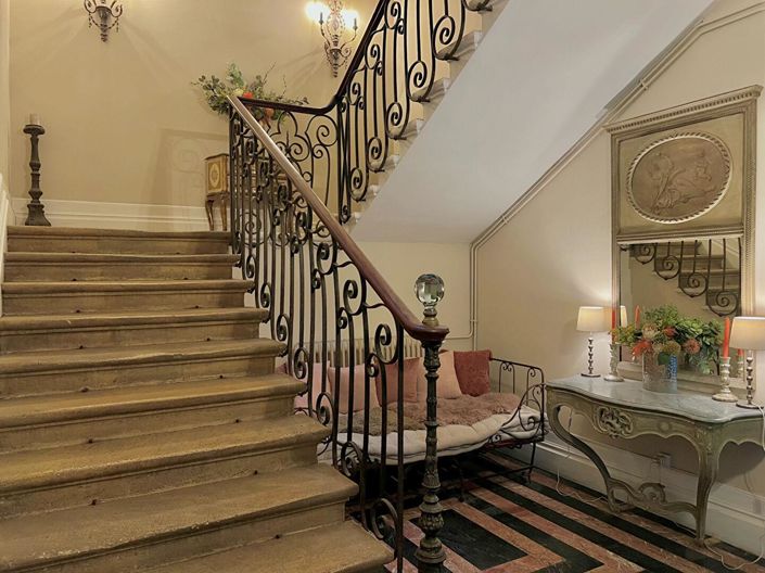 Image No.4-10 Bed House for sale