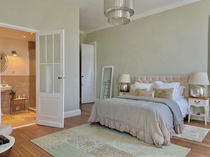 Image No.7-10 Bed House for sale