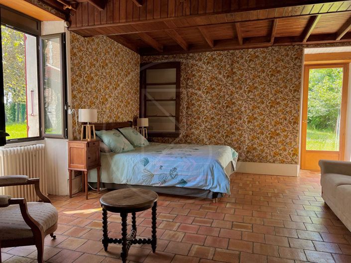 Image No.11-2 Bed House for sale