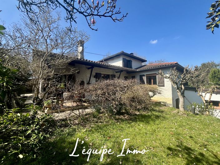 Image No.1-4 Bed House for sale