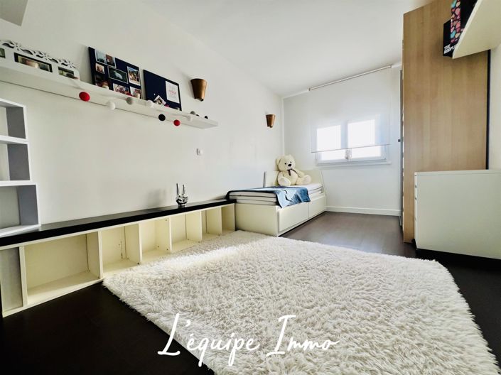 Image No.20-3 Bed House for sale