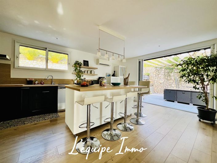 Image No.5-3 Bed House for sale