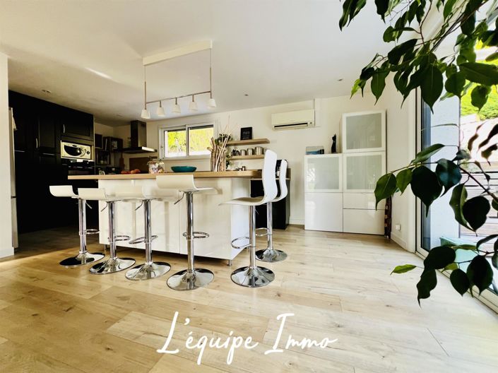 Image No.9-3 Bed House for sale