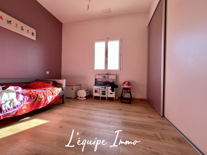 Image No.9-3 Bed House for sale