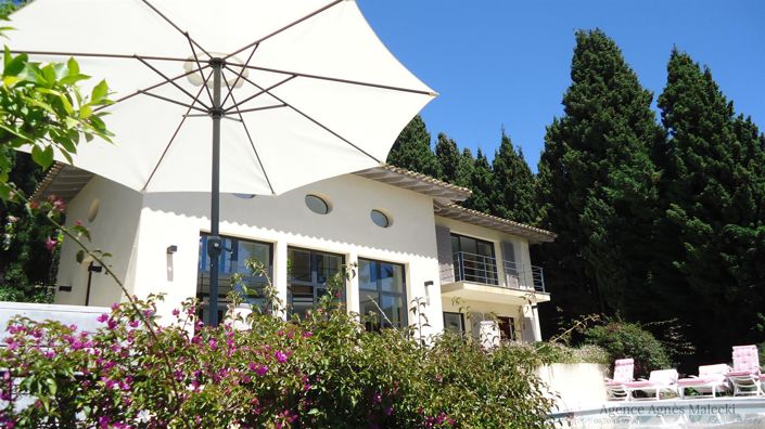 Image No.1-5 Bed House for sale