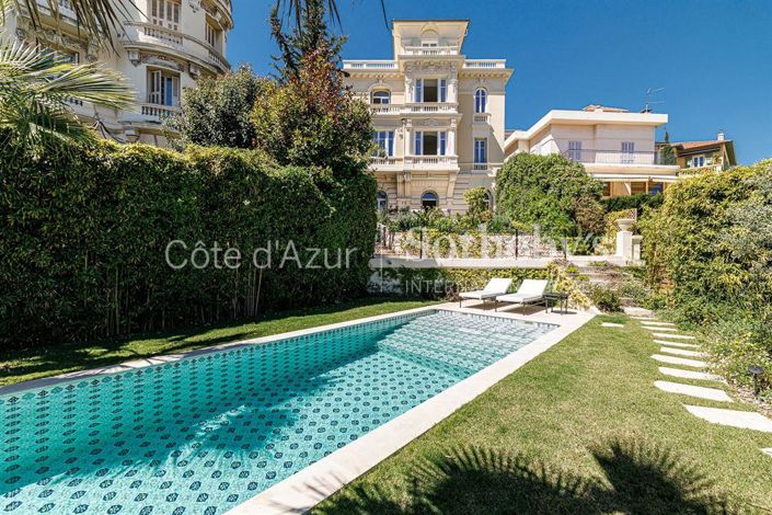 Image No.1-5 Bed Property for sale