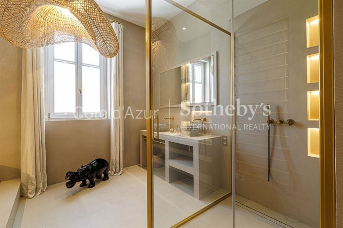 Image No.16-5 Bed Property for sale