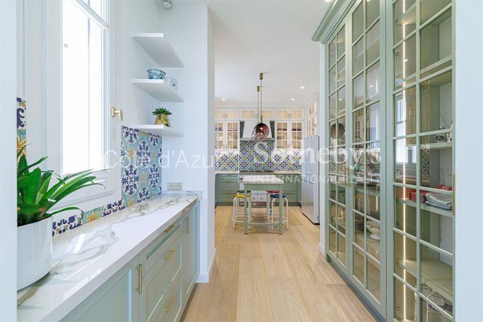 Image No.7-5 Bed Property for sale