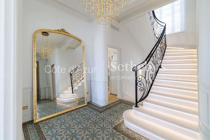 Image No.8-5 Bed Property for sale