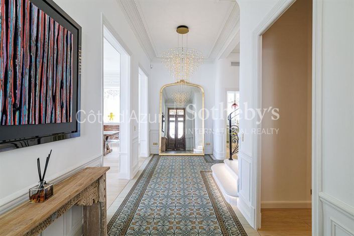 Image No.9-5 Bed Property for sale