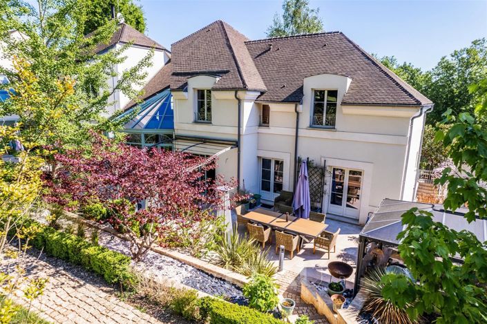 Image No.10-6 Bed House for sale