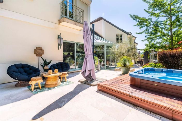 Image No.30-6 Bed House for sale