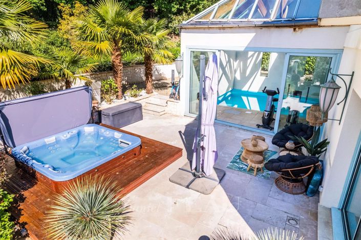 Image No.31-6 Bed House for sale