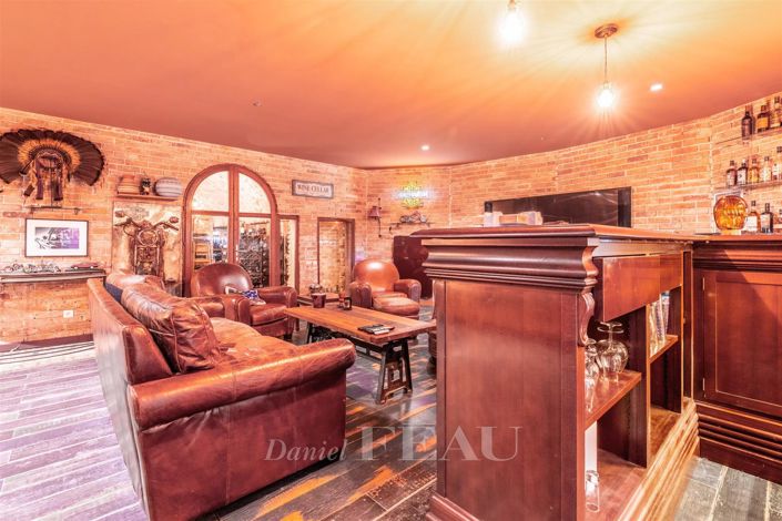 Image No.32-6 Bed House for sale