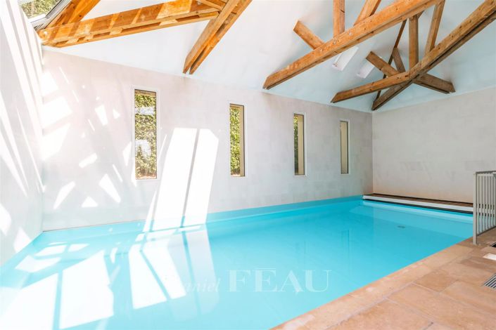 Image No.8-6 Bed House for sale