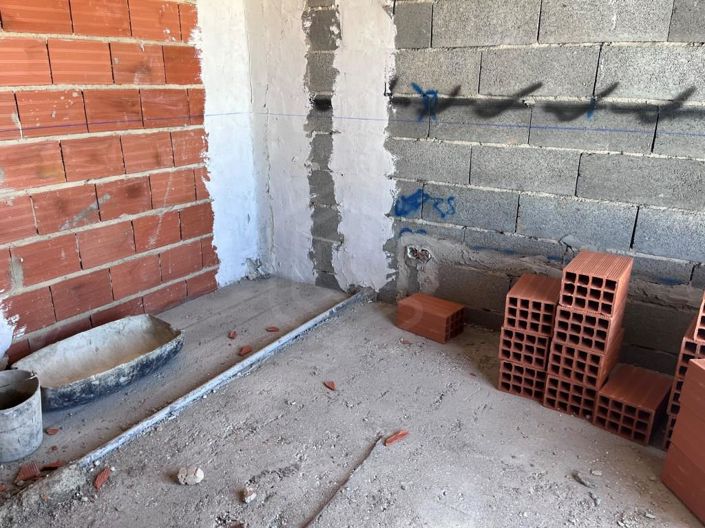 Image No.14-3 Bed House for sale