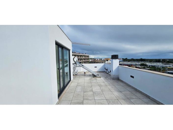 Image No.19-3 Bed House for sale