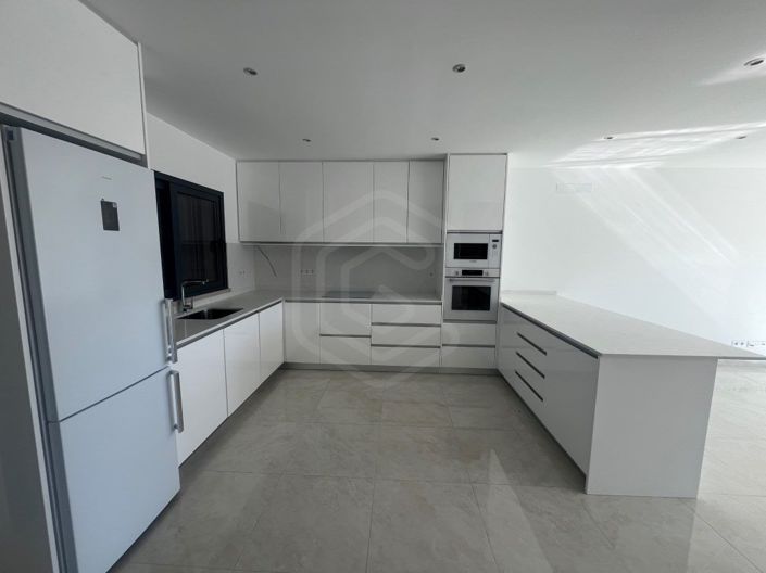 Image No.4-3 Bed House for sale