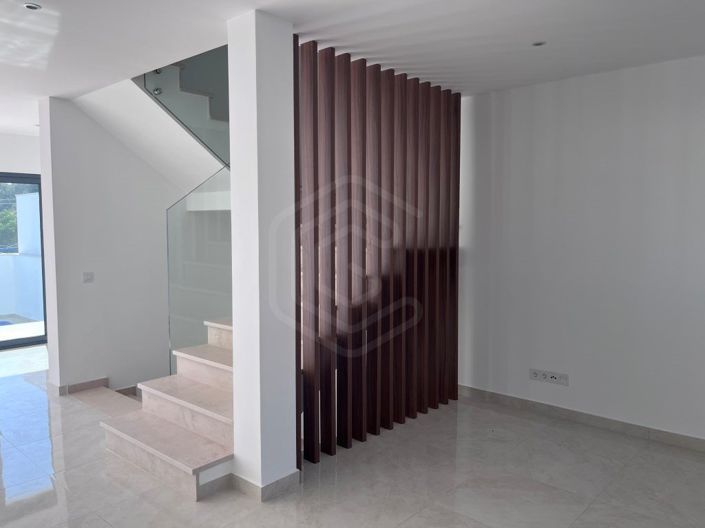 Image No.5-3 Bed House for sale