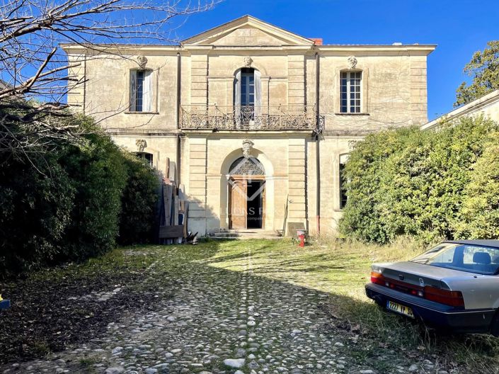 Image No.1-8 Bed House for sale