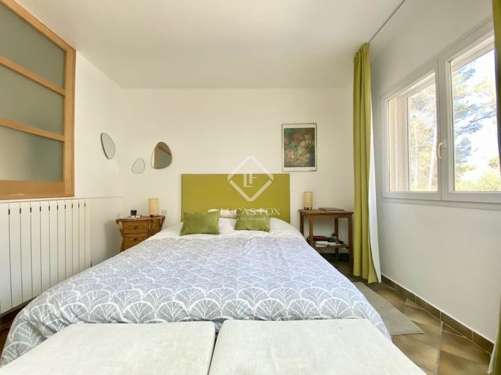 Image No.10-5 Bed House for sale