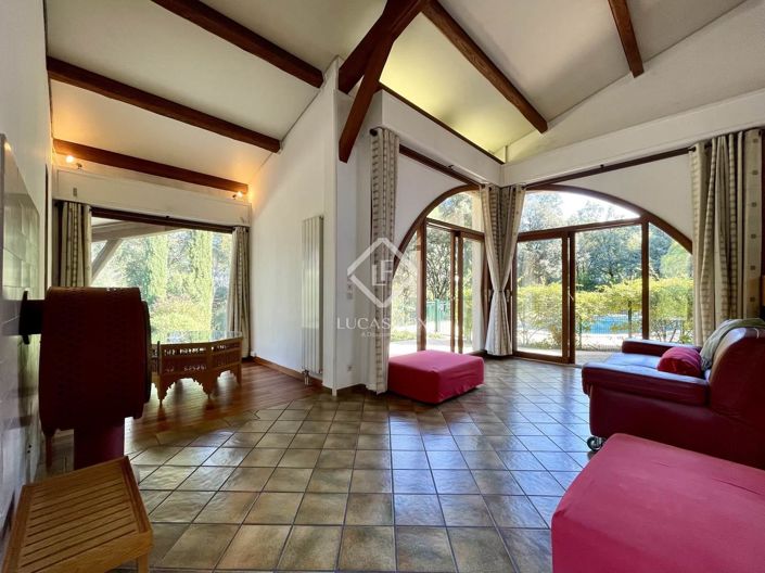 Image No.12-5 Bed House for sale