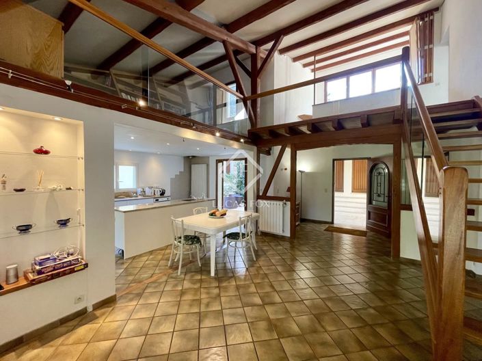 Image No.20-5 Bed House for sale