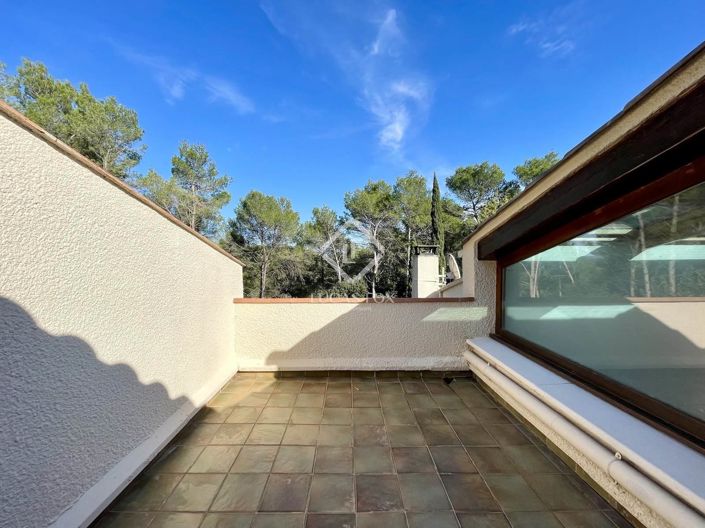 Image No.25-5 Bed House for sale