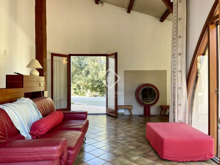 Image No.26-5 Bed House for sale