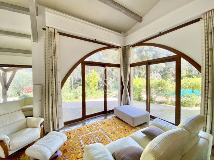 Image No.3-5 Bed House for sale