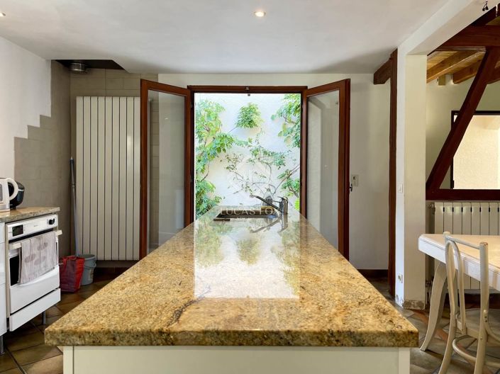 Image No.7-5 Bed House for sale