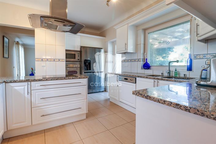 Image No.15-3 Bed House for sale