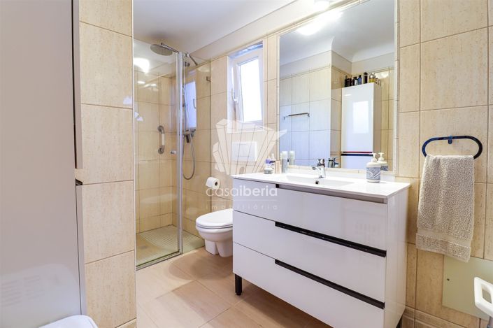 Image No.25-3 Bed House for sale