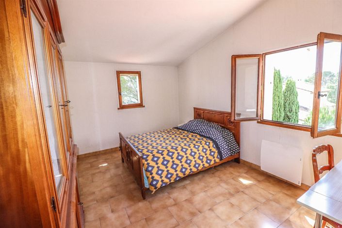 Image No.15-4 Bed House for sale