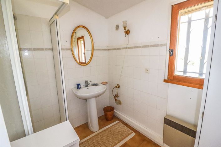 Image No.17-4 Bed House for sale