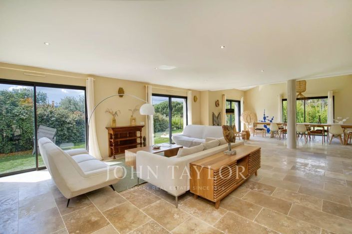 Image No.3-4 Bed House for sale