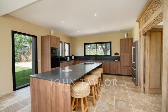 Image No.4-4 Bed House for sale