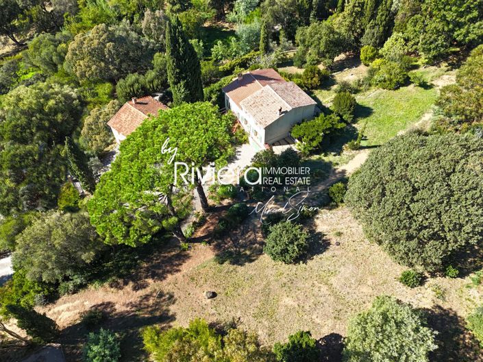 Image No.1-5 Bed House for sale