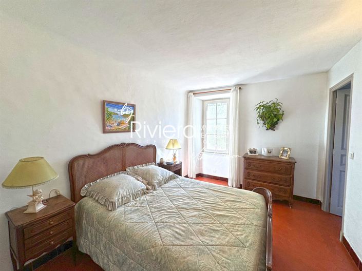 Image No.10-5 Bed House for sale